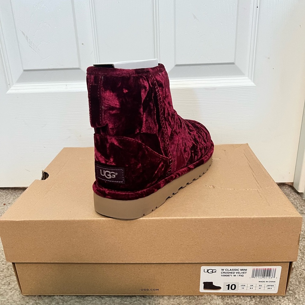 CLASSIC MN - CRUSHED VELVET UGG BOOTS